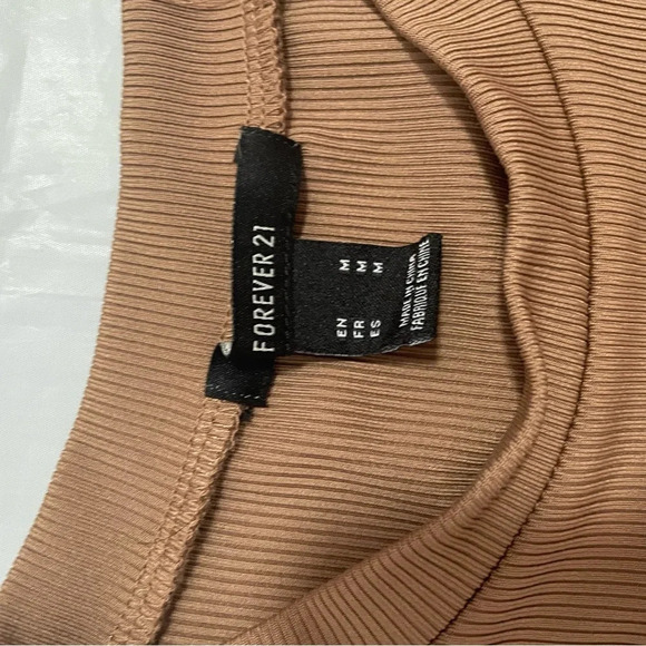 🌟 Elevate Your Style: Woman’s  Form-Fitting Stretch Dress, Size Medium, Tan 🌟 - Picture 8 of 9